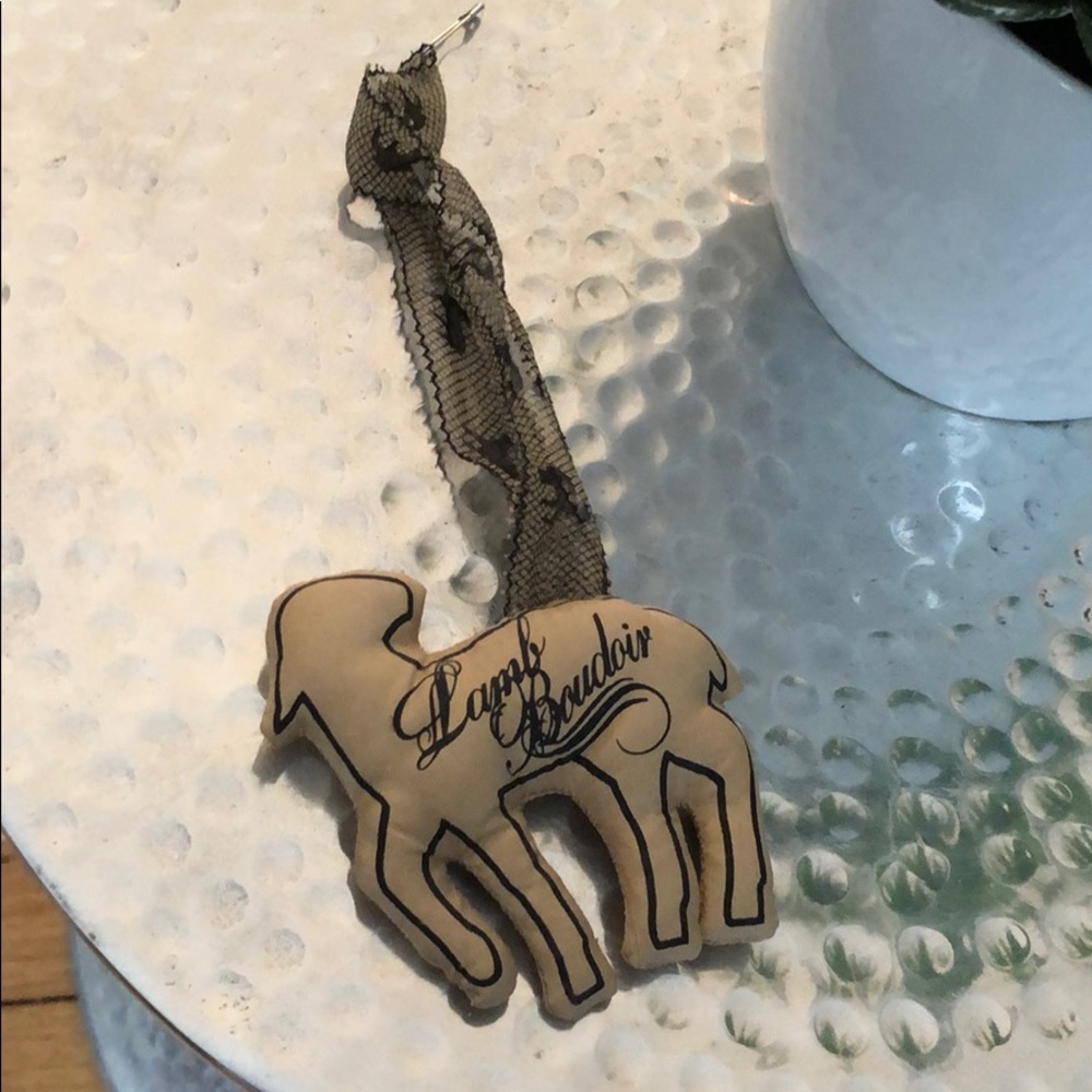 L.A.M.B. boudoir sachet Gwen Stefani